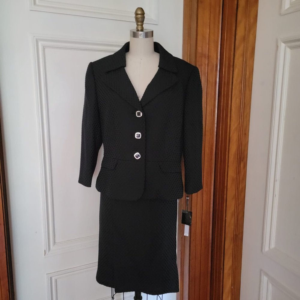 Tahari by Arthur S. Levine Women's "Tracy" Skirt Suit (NWT)